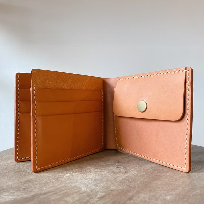 手縫植鞣牛皮-多卡短夾