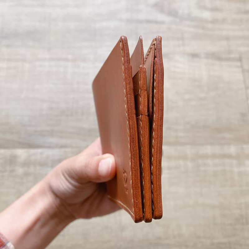 手縫植鞣牛皮-多卡短夾