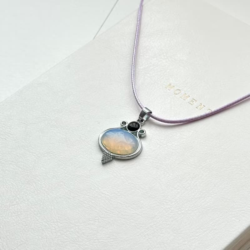 【天秤天蠍座|10月】蛋白石黑瑪瑙鍍銀將軍雕刻項鏈 愛情人緣