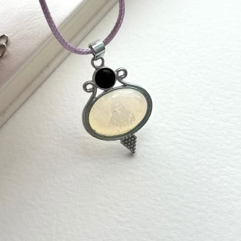 【天秤天蠍座|10月】蛋白石黑瑪瑙鍍銀將軍雕刻項鏈 愛情人緣