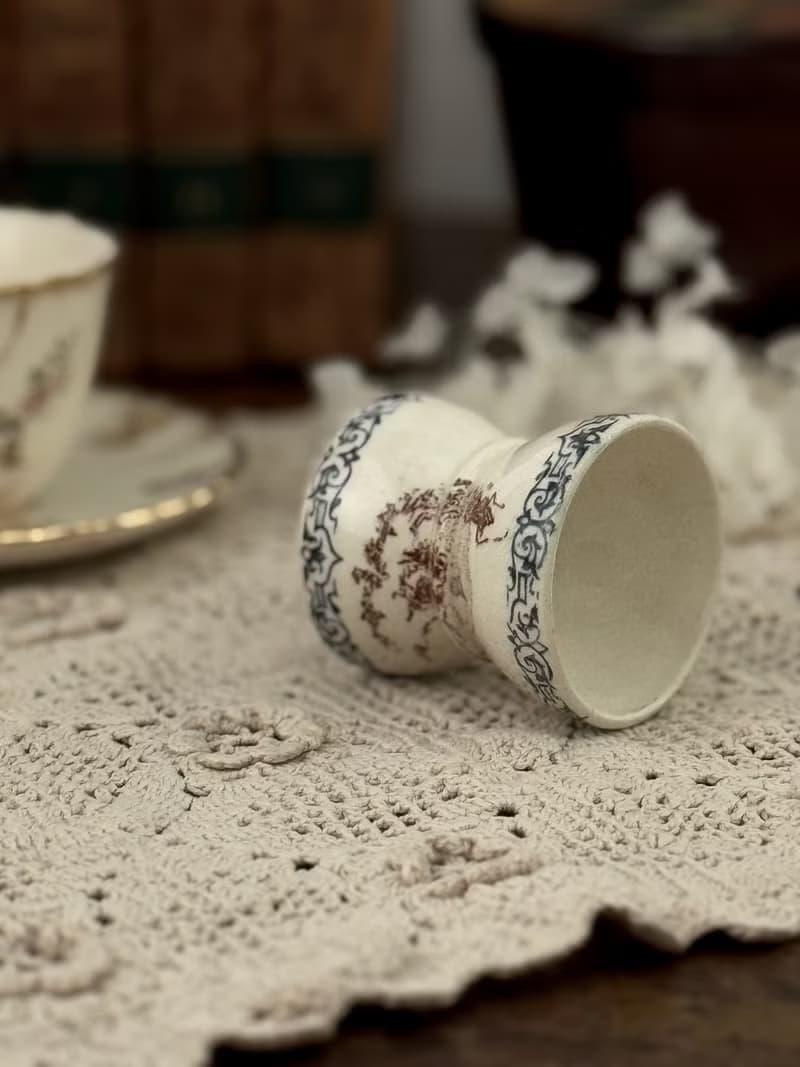 50089-迷人法國古董Choisy-le-Roi 陶瓷雙頭蛋杯Louis XIII系列