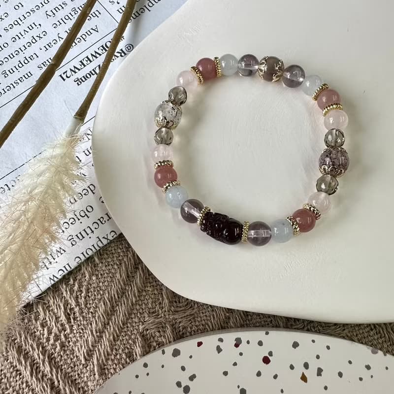 美麗石榴石貔貅彈性手鍊