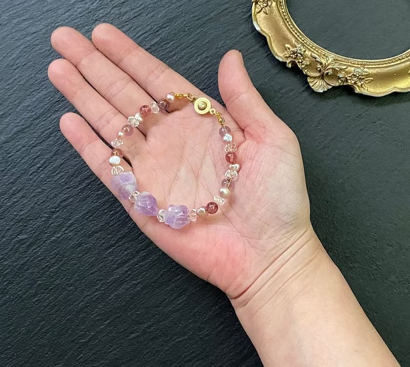 原礦紫晶骨幹 紫幽靈 草莓晶 淡水珍珠 白水晶 黃銅編織感手鍊