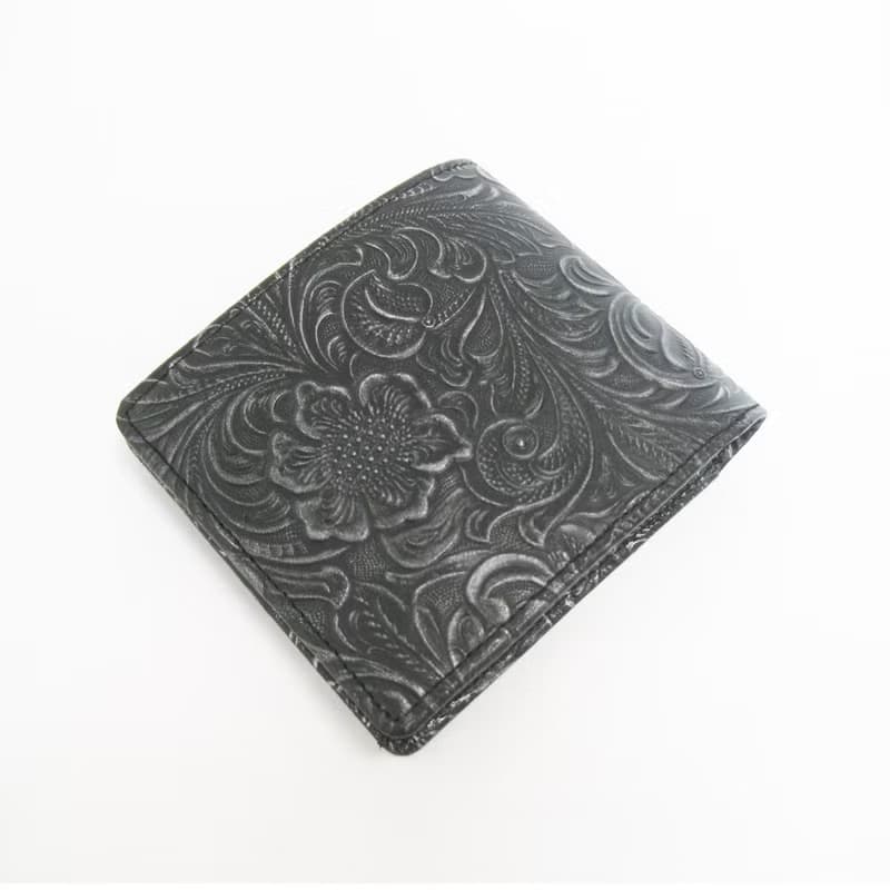 "メタル"ウォレット　CARVING　二つ折り財布