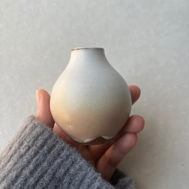 融雪。手工陶瓷迷你花瓶 擴香瓶 花器 精油瓶 陶藝 母親節禮物