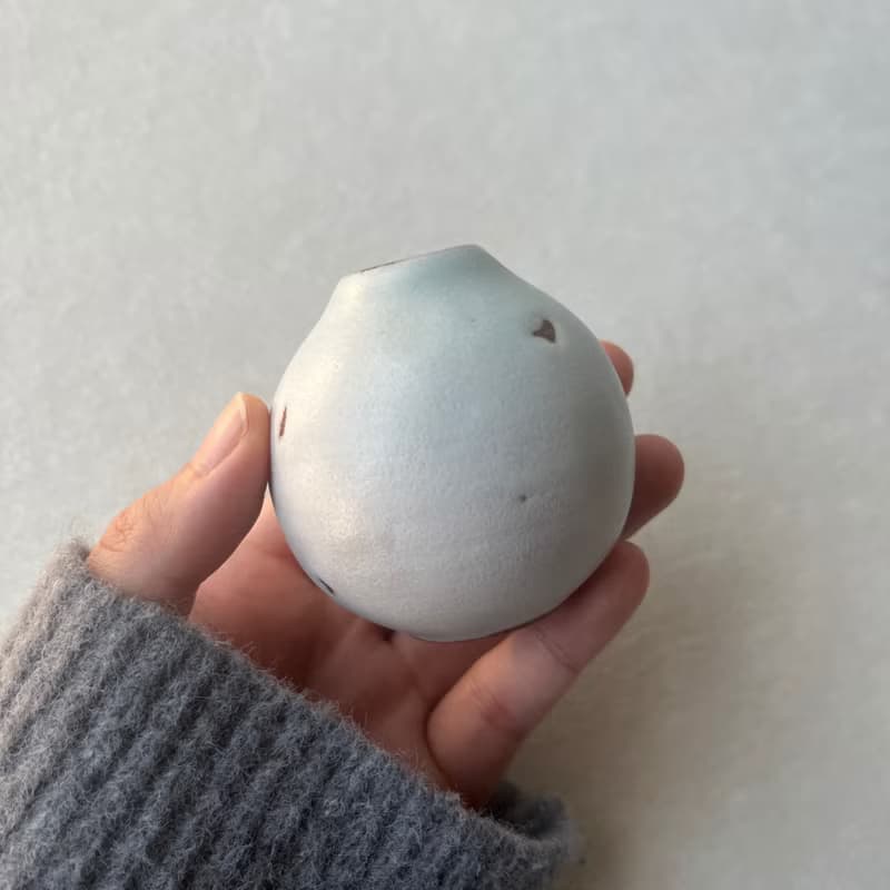 融雪。手工陶瓷迷你花瓶 擴香瓶 花器 精油瓶 陶藝 母親節禮物