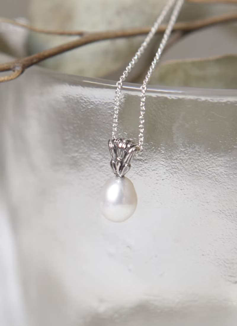 純銀花型墜頭珍珠項鍊