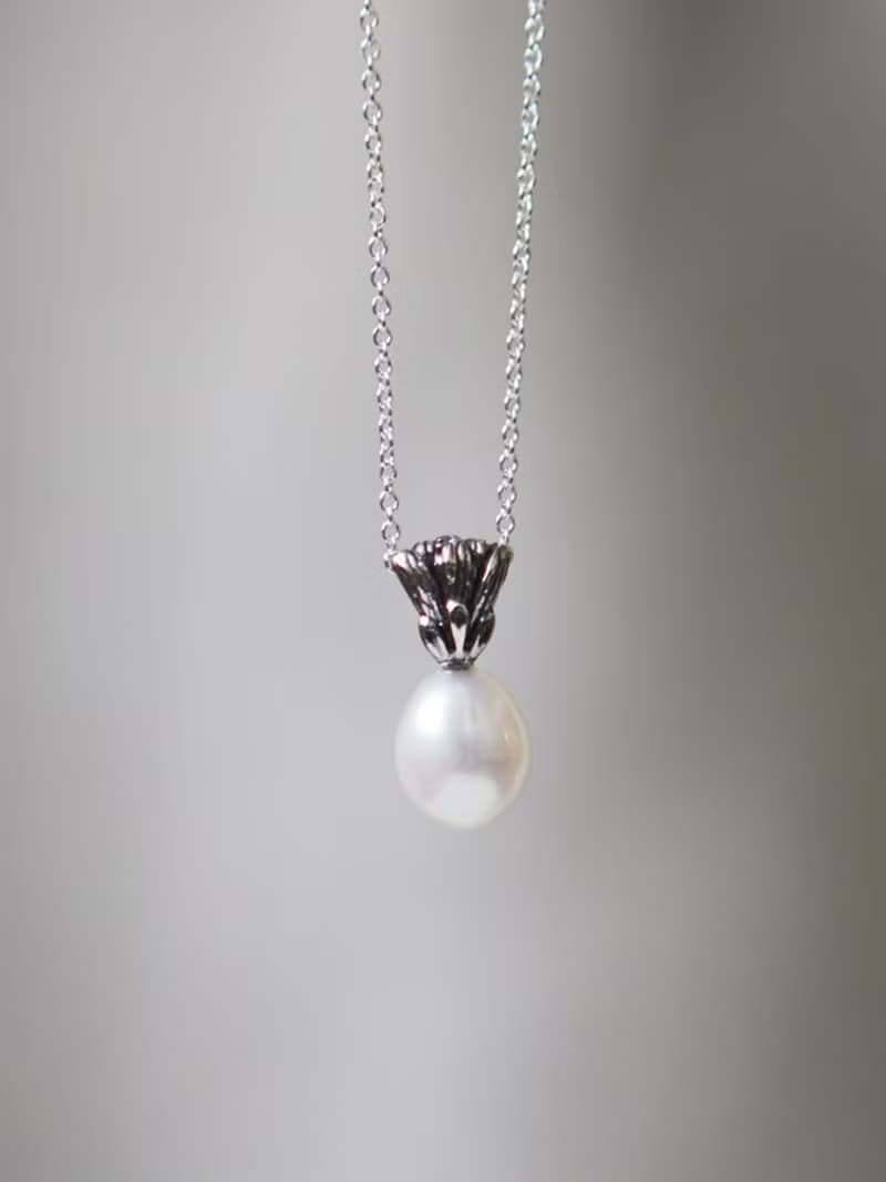 純銀花型墜頭珍珠項鍊