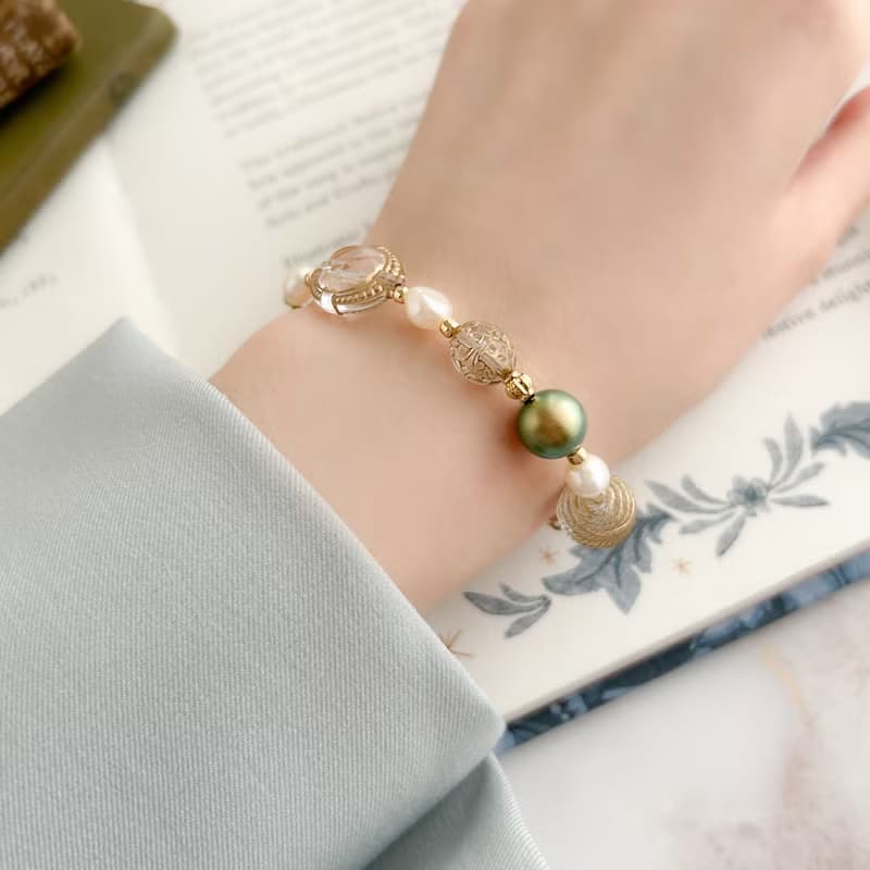 【ラスト1点】Clementine/ドイツ製アクリルビーズとパールのアンティーク風ブレスレットウォッチ LI209
