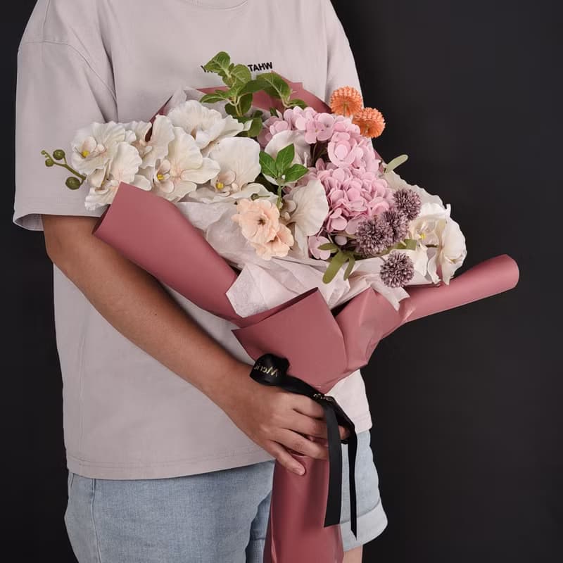 仿真晨曦蘭語 蘭繡交織花束 Meric Garden