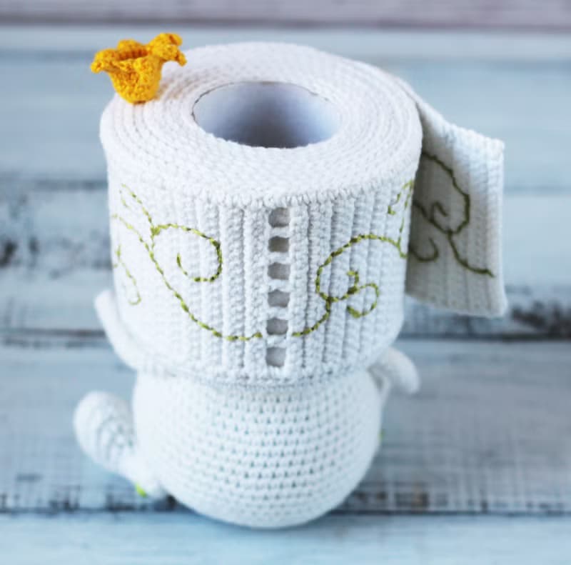 Toilet paper roll crochet toy, housewarming gift for bathroom decor, gag gift