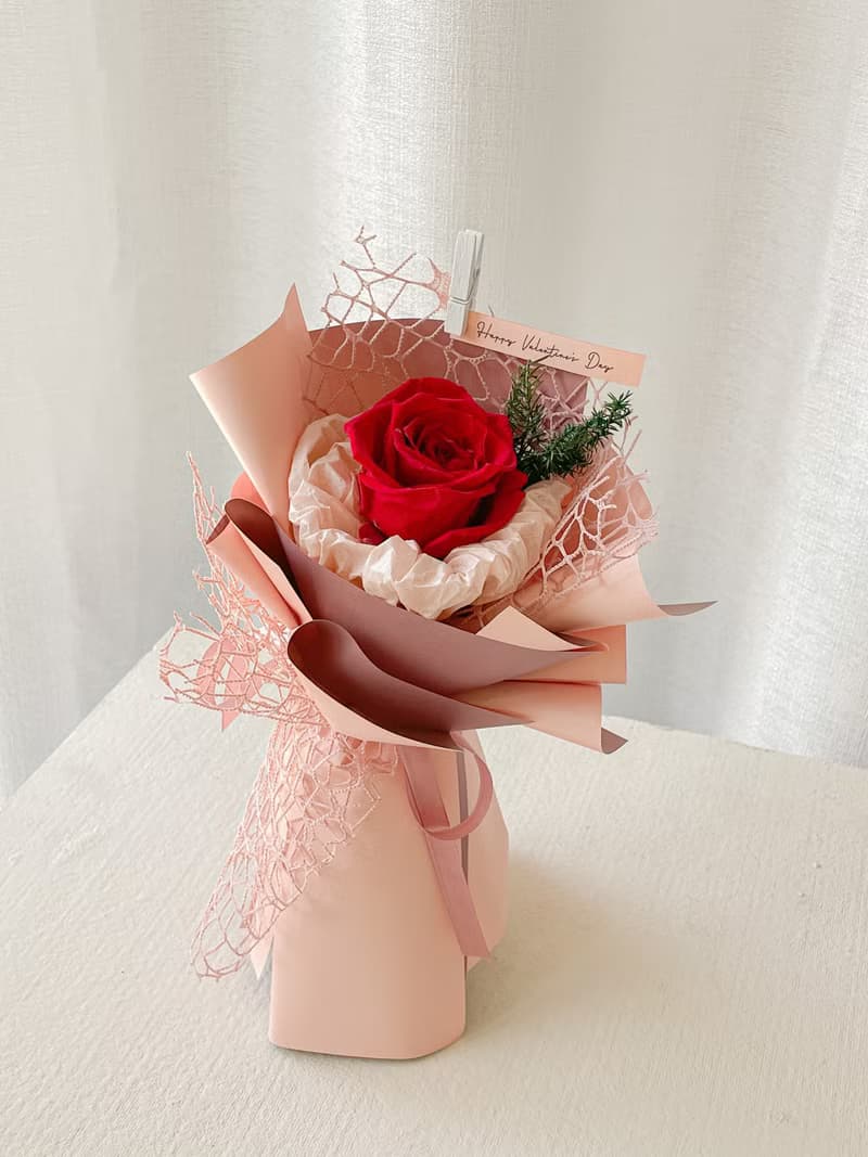 致女孩 x 不凋玫瑰單支花束