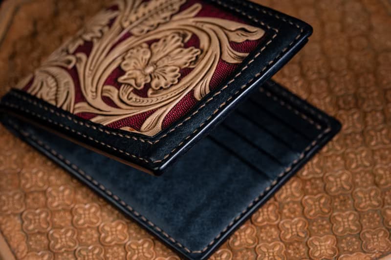 唐草皮雕短夾 (義大利植鞣革協會 錢包)