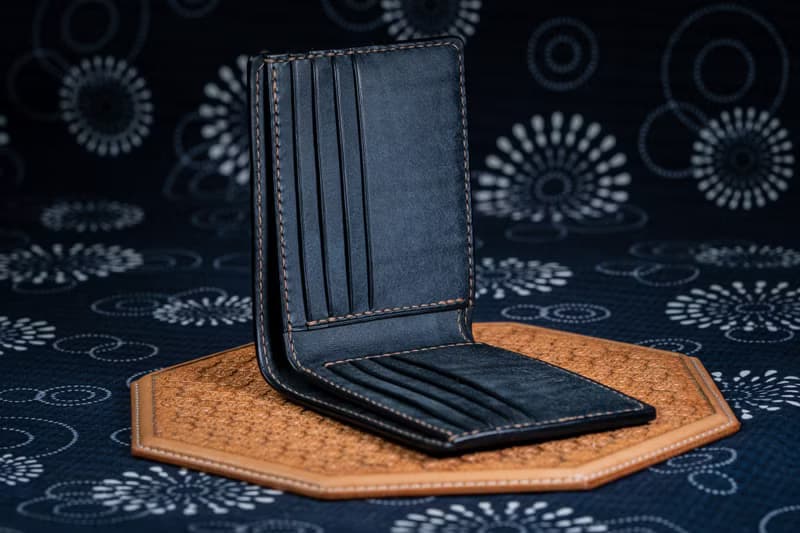 唐草皮雕短夾 (義大利植鞣革協會 錢包)