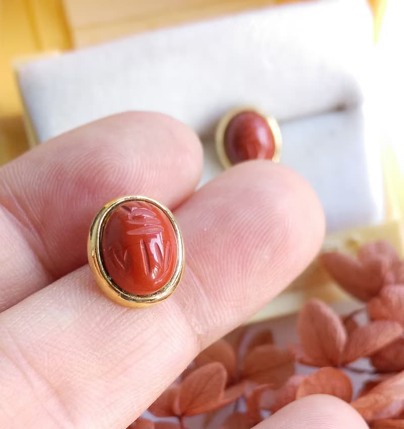 Vintage Jewelry 西洋古董飾品 聖甲蟲系列 橢圓 棗紅 針式耳環