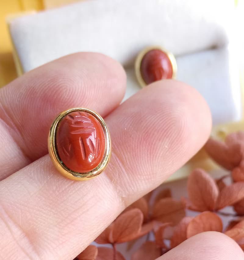Vintage Jewelry 西洋古董飾品 聖甲蟲系列 橢圓 棗紅 針式耳環