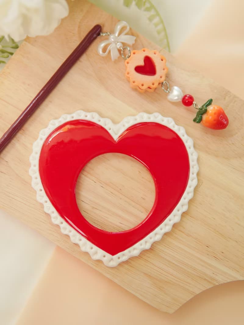 Kawaii Heart Hair Stick – Handmade Polymer Clay Bun Pin with Strawberry Cookie