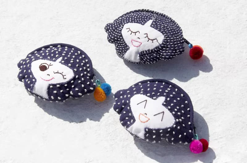 情人節禮物 母親節禮物 限量手工 手工藍染刺繡零錢包 / 收納包 / 小包 / 雜物包 / 耳機收納袋 / 悠遊卡套 - 藍色女孩 indigo藍染手工刺繡包