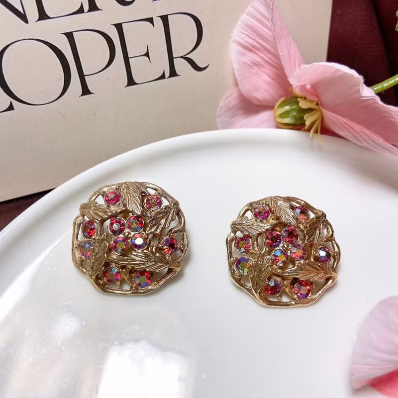 【西洋古董飾品】Sarah Pat Pend沙金葉脈線條梅紅萊茵鑽耳環耳夾