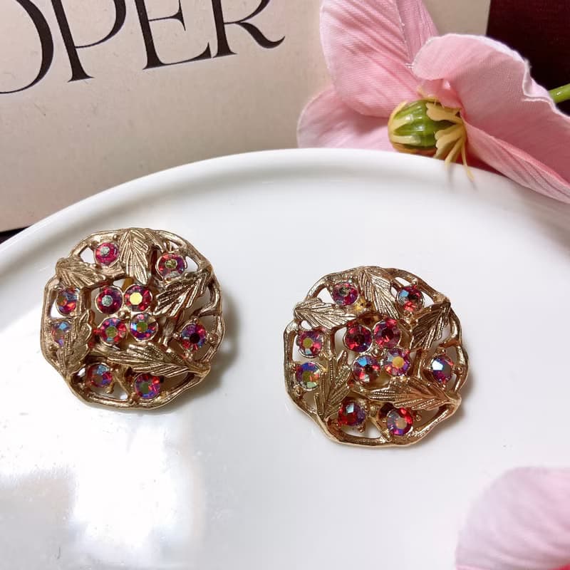 【西洋古董飾品】Sarah Pat Pend沙金葉脈線條梅紅萊茵鑽耳環耳夾
