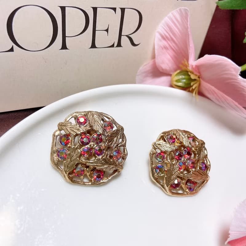 【西洋古董飾品】Sarah Pat Pend沙金葉脈線條梅紅萊茵鑽耳環耳夾