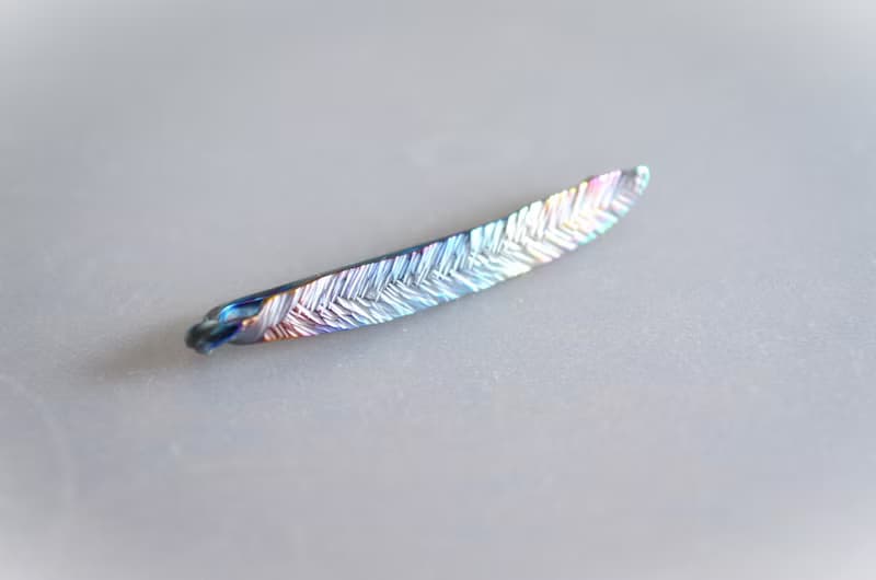 Titanium tie bar・飾り羽の純チタンネクタイピン５６mm・A