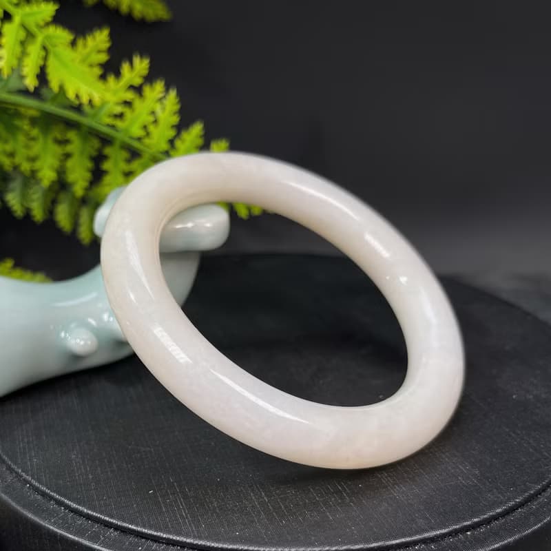 和田玉手鐲59MM 糖白色圓條玉手環 附證書 玉質細膩 色澤溫潤誘人