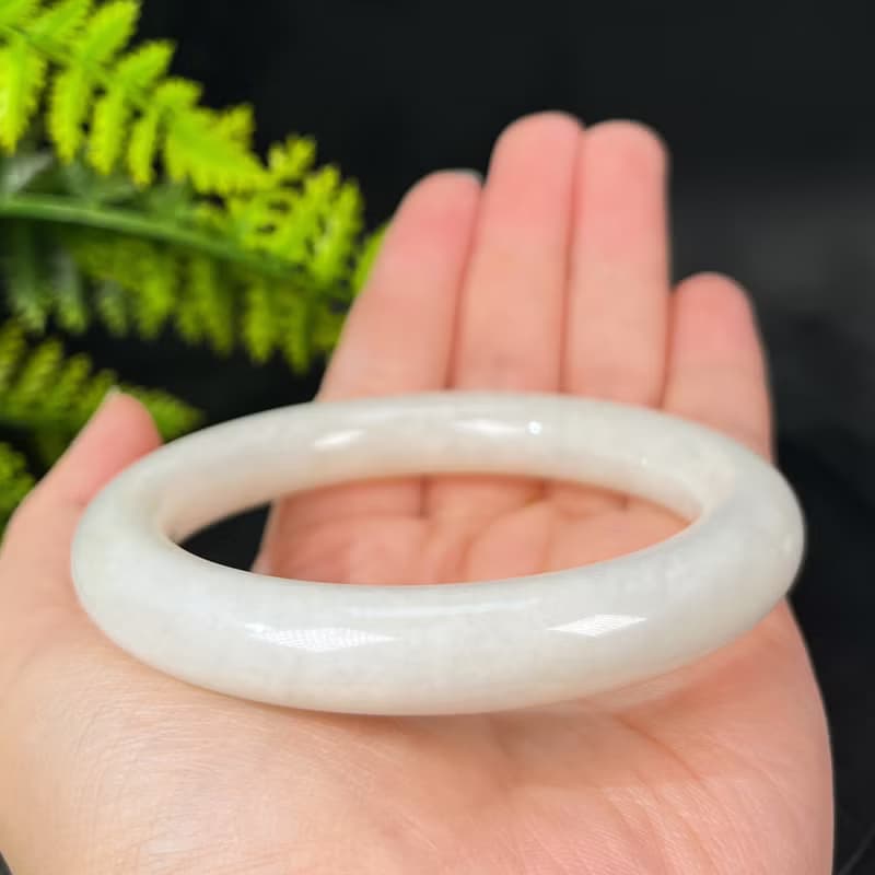 和田玉手鐲59MM 糖白色圓條玉手環 附證書 玉質細膩 色澤溫潤誘人