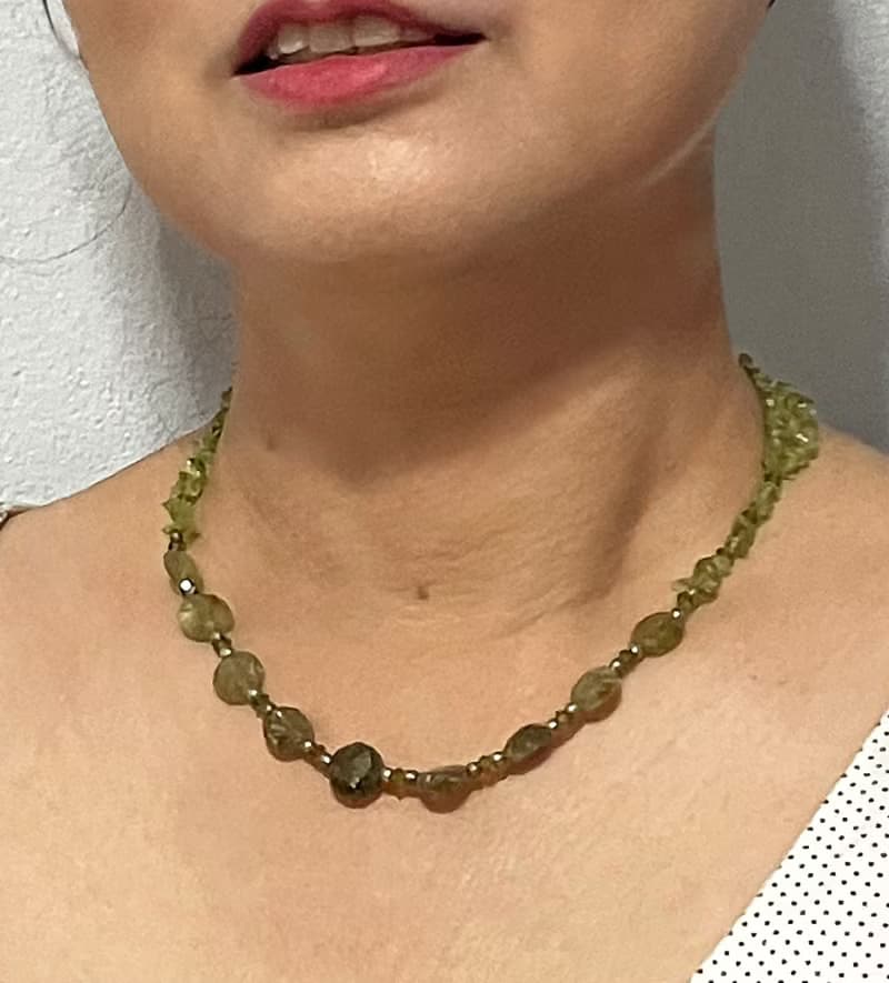Peridot and silver  minimalist necklace, Stylist Necklace, healing gemstone Neck