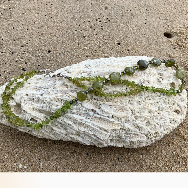 Peridot and silver  minimalist necklace, Stylist Necklace, healing gemstone Neck