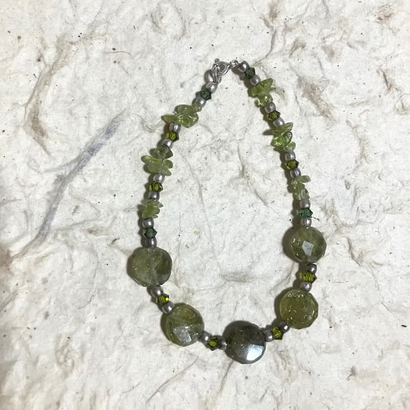 Peridot and silver  minimalist necklace, Stylist Necklace, healing gemstone Neck