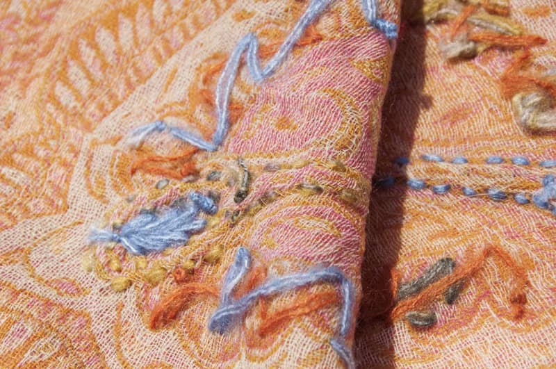 水煮羊毛披肩/針織圍巾/刺繡圍巾/羊絨披巾/喀什米爾Cashmere-花