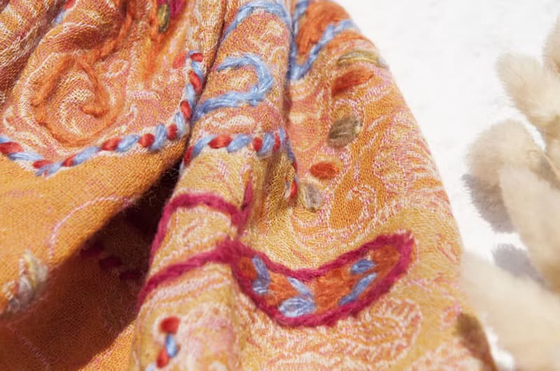 水煮羊毛披肩/針織圍巾/刺繡圍巾/羊絨披巾/喀什米爾Cashmere-花