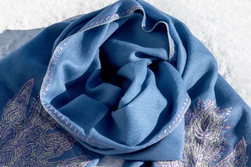 保暖 暖暖 露營必備 登山必備 外出海邊 下雪 喀什米爾Cashmere/羊絨圍巾/純羊毛圍巾披巾/戒指絨披肩-刺繡花朵