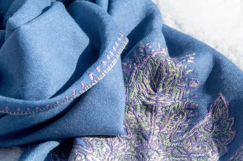 保暖 暖暖 露營必備 登山必備 外出海邊 下雪 喀什米爾Cashmere/羊絨圍巾/純羊毛圍巾披巾/戒指絨披肩-刺繡花朵