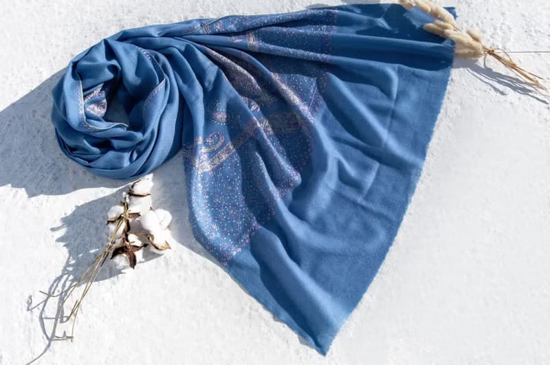 保暖 暖暖 露營必備 登山必備 外出海邊 下雪 喀什米爾Cashmere/羊絨圍巾/純羊毛圍巾披巾/戒指絨披肩-刺繡花朵