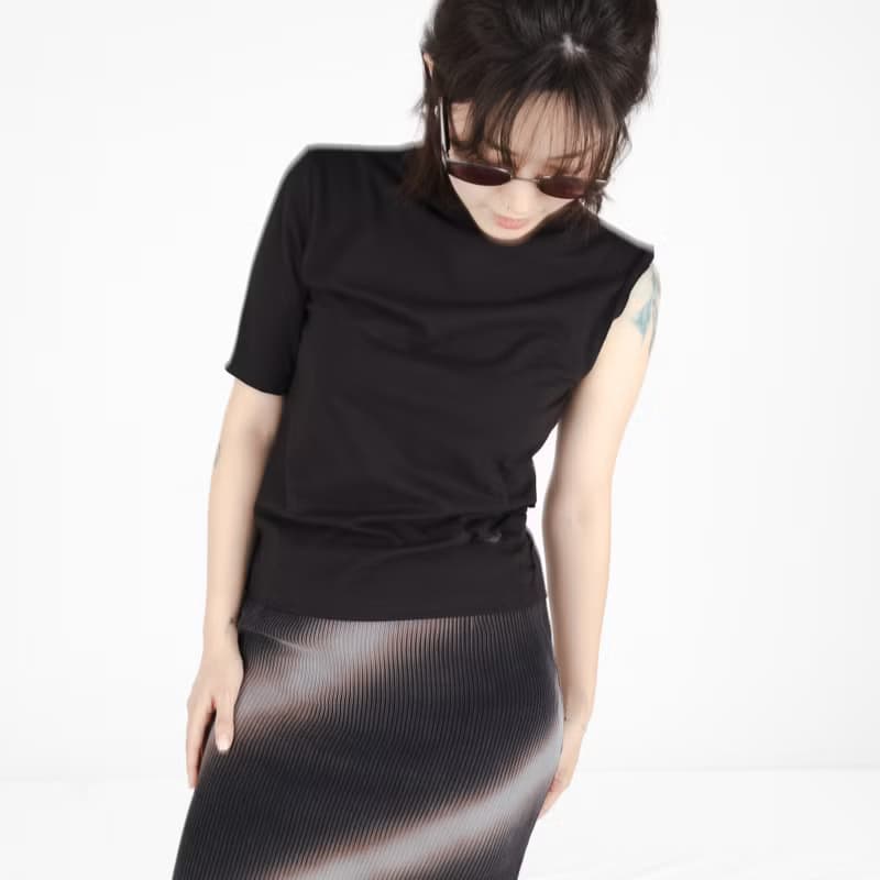 HIGHNECK TEE W/ CUTOUT DETAILS (BLACK)