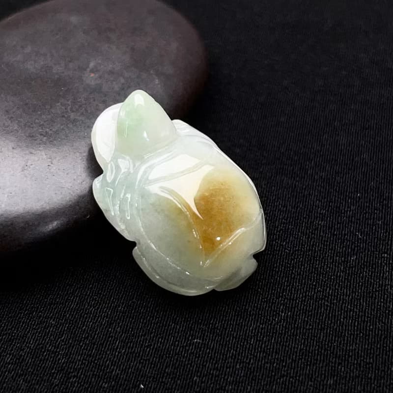 【吉祥‧長壽】飄黃花翡翠烏龜吊飾 | 天然緬甸玉翡翠A貨 | 送禮