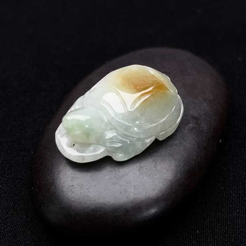 【吉祥‧長壽】飄黃花翡翠烏龜吊飾 | 天然緬甸玉翡翠A貨 | 送禮