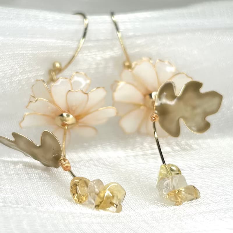 【白色野菊x黃水晶-水晶花耳環】11月生日花生日石 花言日和