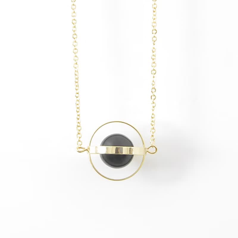 守護星球。宇宙。金環。黑曜石。項鍊 Guardian Planet。Galaxy。Golden Ring。Obsidian。Necklace。生日禮物。閨蜜禮物。姐妹禮物