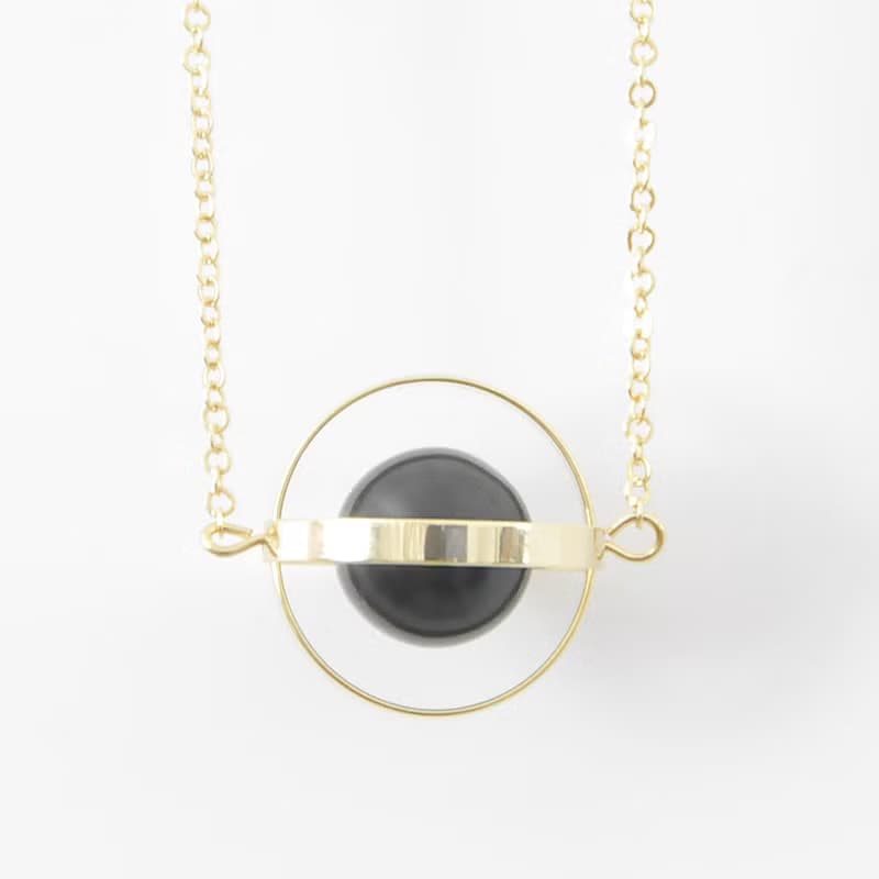 守護星球。宇宙。金環。黑曜石。項鍊 Guardian Planet。Galaxy。Golden Ring。Obsidian。Necklace。生日禮物。閨蜜禮物。姐妹禮物