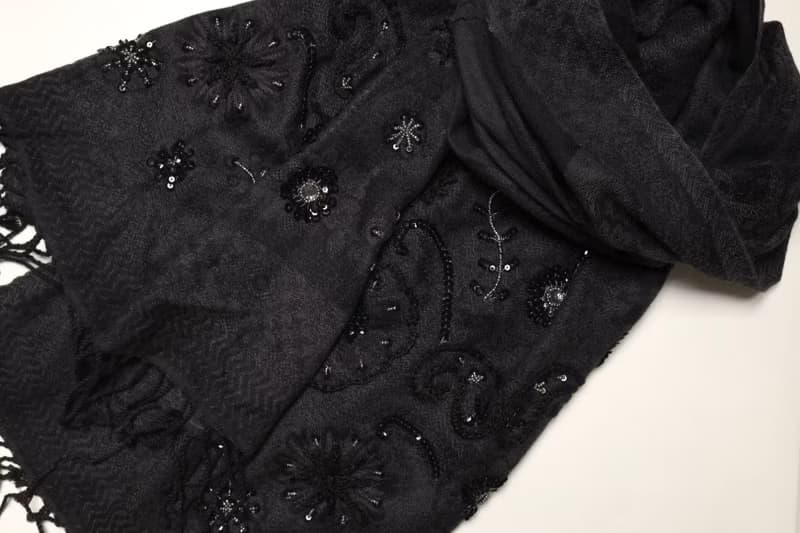 【精品禮盒】釘珠喀什米爾水煮羊毛刺繡圍巾披肩拼透紗純黑色蕾絲