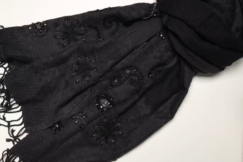 【精品禮盒】釘珠喀什米爾水煮羊毛刺繡圍巾披肩拼透紗純黑色蕾絲