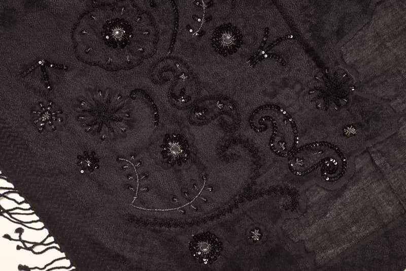【精品禮盒】釘珠喀什米爾水煮羊毛刺繡圍巾披肩拼透紗純黑色蕾絲