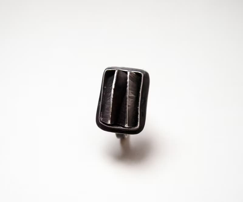【Plant系列】 #a331 霧黑折頁戒指-金工手作 (11號)銀飾