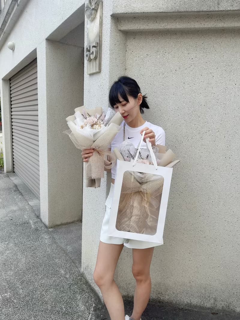 永生玫瑰花束_奶昔香草_裸色_奶茶色