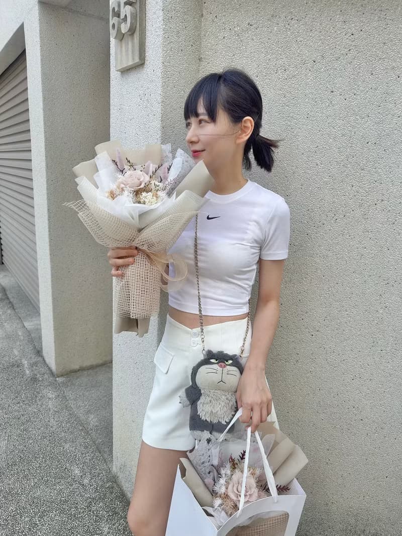 永生玫瑰花束_奶昔香草_裸色_奶茶色