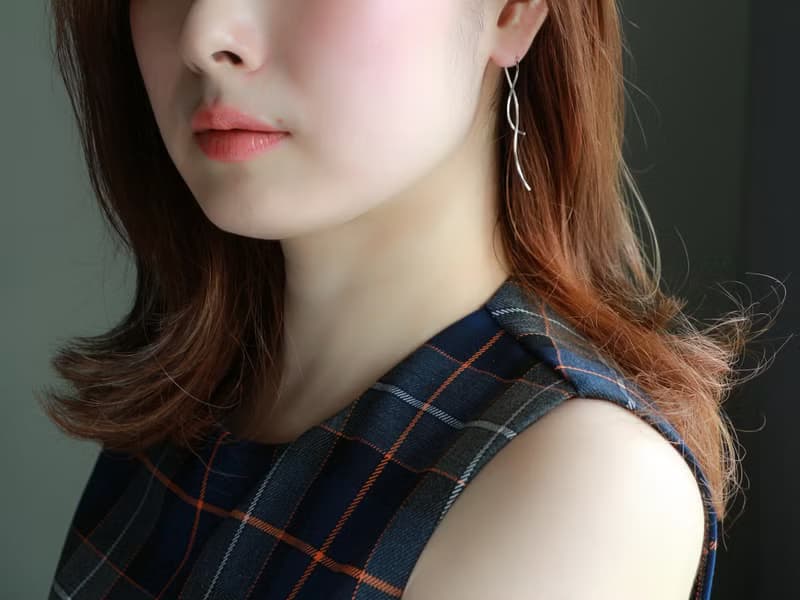 SV935(Argentium)-twist curve pierced earrings