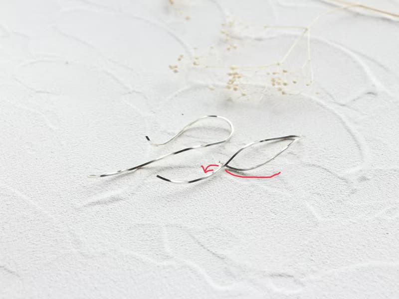 SV935(Argentium)-twist curve pierced earrings